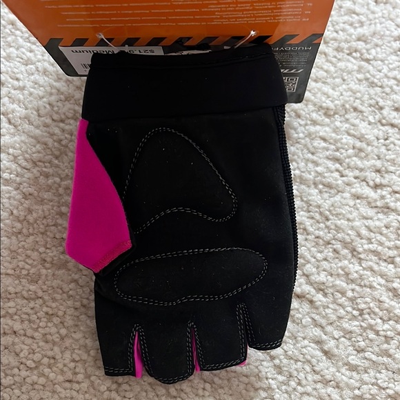 Women's Pink and Black Cycle Mitts - Picture 6 of 6
